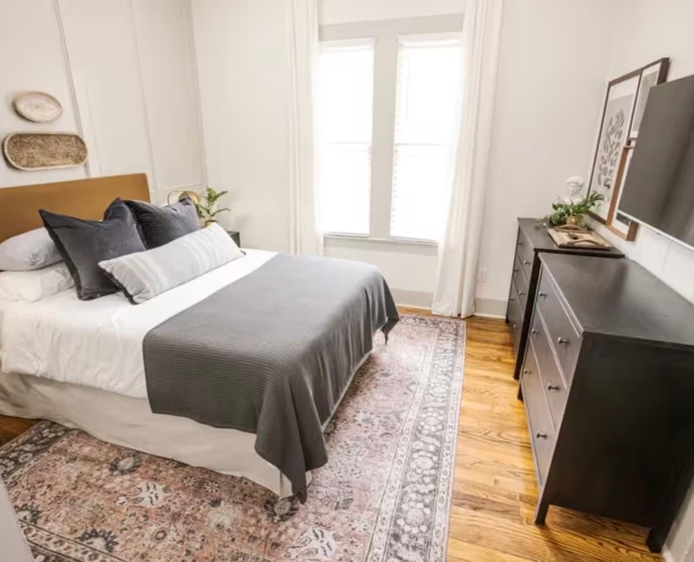 Fully Furnished 1 Bedroom | Move-In Ready — photo 3