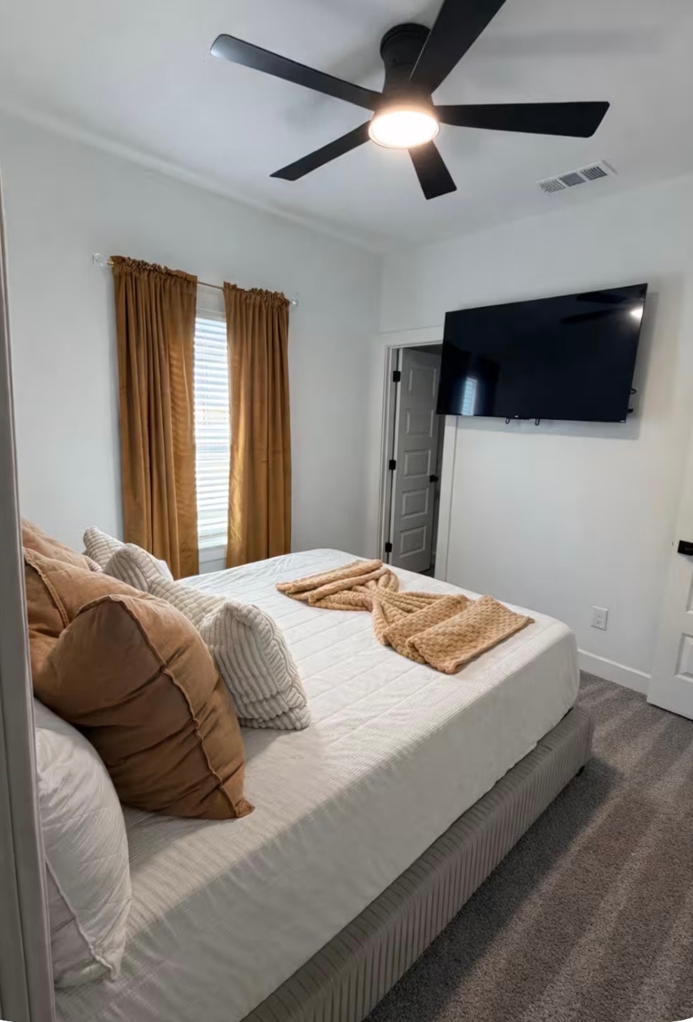 Fully Furnished 3 Bedroom | Move-In Ready — photo 3